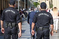 &laquo;Не знаю, жив ли мой сын&raquo;. В Азербайджане фиксируют жестокое обращение с россиянами. Что говорят живущие там русские и туристы?