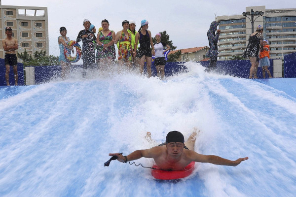 &laquo;Отдых едва не сорвался&raquo;. Российские туристы посетили элитный курорт в Северной Корее во время визита Лаврова. Что они рассказали?