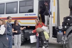 Отдыхающих эвакуировали с пляжа на Камчатке из-за трех волн цунами