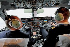 Пилоты самолета увидели дрон в виде шара в небе над Москвой