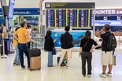 Россиян захотели обязать платить налоги на поездки в другие страны