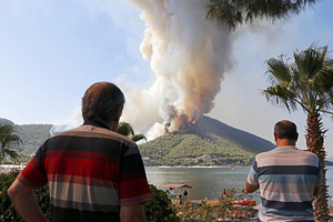 Россияне описали отдых в Турции на фоне пожаров словами &laquo;дым не повод сорвать отпуск&raquo;