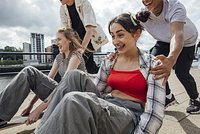 Российские зумеры массово устремились в одну страну Азии