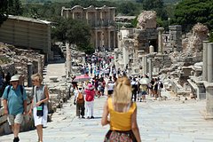 Российских отдыхающих морили голодом более 10 часов на экскурсии в Турции