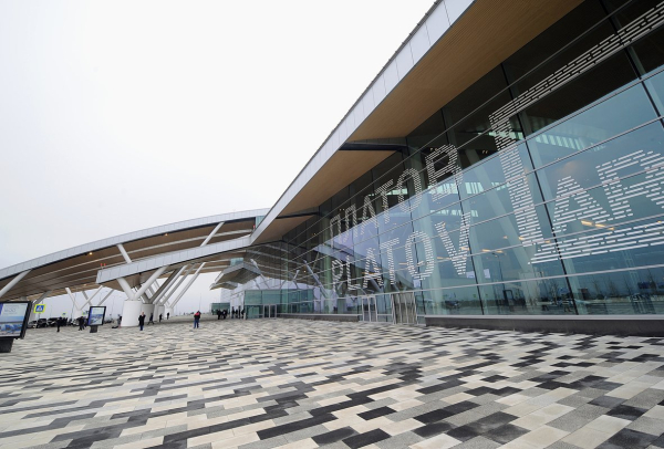 &laquo;С самолета сразу на маник&raquo;. Блогерша похвасталась полетом в закрытый аэропорт Ростова на военном борте с &laquo;человеком Кремля&raquo;