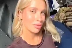 &laquo;С самолета сразу на маник&raquo;. Блогерша похвасталась полетом в закрытый аэропорт Ростова на военном борте с &laquo;человеком Кремля&raquo;