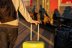 Треть россиян заявили о тратах почти всех денег на путешествия