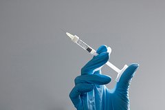 Туристка подверглась домогательствам на курорте Европы после неизвестного укола