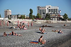 В Абхазии призвали отказаться от экономящих на отдыхе российских туристов