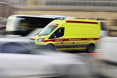 В Петербурге восьмилетняя девочка попала в реанимацию после удара током возле остановки