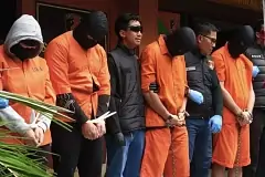 Двое россиян сговорились на Бали с местными и вымогали деньги у иностранцев