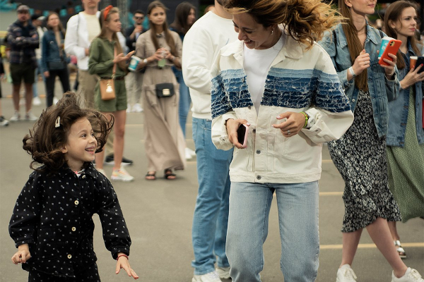Лучшая музыка, стендап и очень много историй. Что делать на &laquo;Чтиво Фесте&raquo; и почему это лучшее мероприятие для завершения лета?