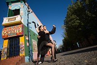 Молодые люди 30 раз облили водой отдыхавшего на шезлонге туриста и довели его до приступа