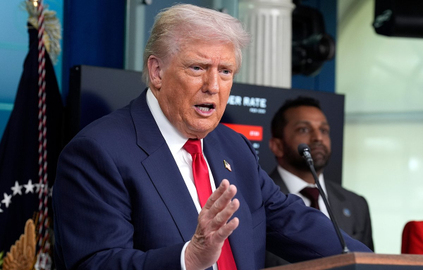 &laquo;Мы все заплатим цену&raquo;. Путин допустил, что заключит сделку с Трампом на Аляске. Что о ней известно?