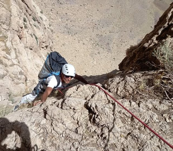 На пике Победы за месяц погибли четыре альпиниста. Почему их тела останутся там надолго?