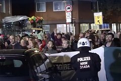 Немцы вышли на митинг против милитаризации и за дружбу с Россией