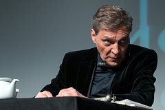 Невзоров заявил о сильном желании избавиться от российского паспорта