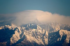 Погода помешала спасателям запустить дрон для поиска россиянки на пике Победы