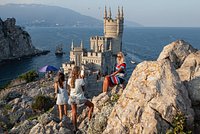 Россиянка описала пляж в Крыму фразой &laquo;даже стоячие места было сложно занять&raquo;