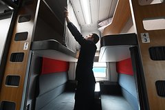 РЖД представят вагоны с двухметровыми полками и гладильной доской