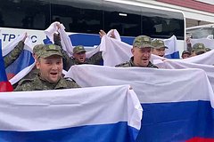 Самолет с возвращенными из плена российскими военными приземлился в Подмосковье