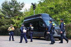 Трое туристов несколько часов насиловали 19-летнюю девушку в отеле Европы