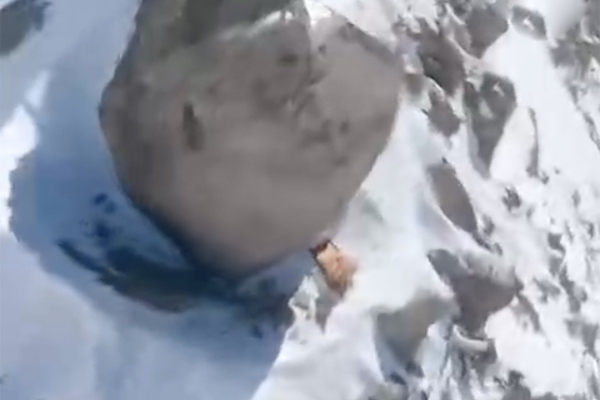 &laquo;Туда невозможно добраться&raquo;. Операцию по спасению российской альпинистки завершили