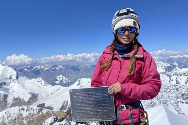 &laquo;Туда невозможно добраться&raquo;. Операцию по спасению российской альпинистки завершили