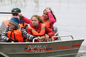 Туристка спасла уходящего под воду ребенка на отдыхе в Азии