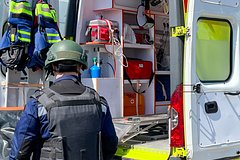 Украинский дрон атаковал машину скорой помощи