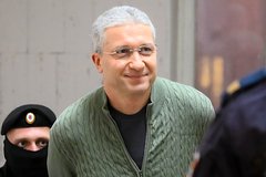 Усадьбы, картины и антикварное оружие. У бывшего замминистра обороны хотят изъять богатства более чем на миллиард рублей