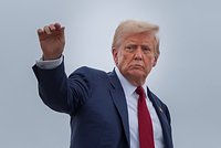 Зеленский заявил о продуктивном разговоре с Трампом. Киев готовит &laquo;одну из самых сильных&raquo; сделок