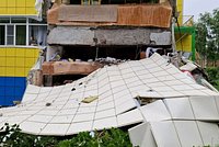 Землетрясение в Турции обрушило десятки зданий. Под завалами оказались люди