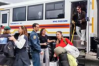 Землетрясение в Турции обрушило десятки зданий. Под завалами оказались люди