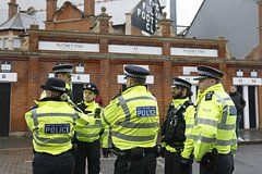 12-летняя девочка отправилась на отдых с друзьями и была изнасилована в Европе