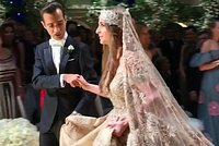 19-летняя невеста Лепса похвасталась роскошным подарком