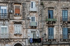 94-летняя итальянская бабушка стала знаменитостью у туристов благодаря нарядам