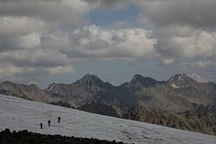 Альпинист застрял на Эльбрусе из-за травмы ноги
