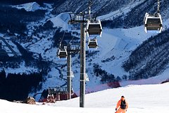 Альпинисты застряли на Эльбрусе без вещей после обрыва канатной дороги