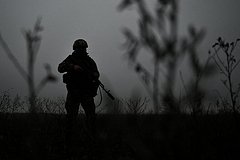 Боец СВО с ранением под обстрелом дронов прятал технику для поддержки наступления ВС РФ