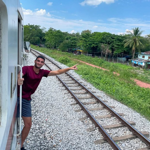 &laquo;Это стало моей суперсилой&raquo;. 25-летний американец объездил весь мир из-за ОКР. Что ему это дало?