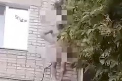 Голый россиянин забрался на кондиционер и напугал соседей