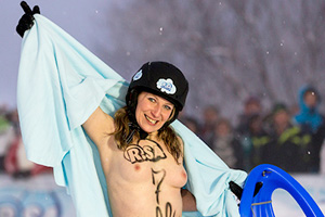 Илон Маск посягнул на отдых нудистов