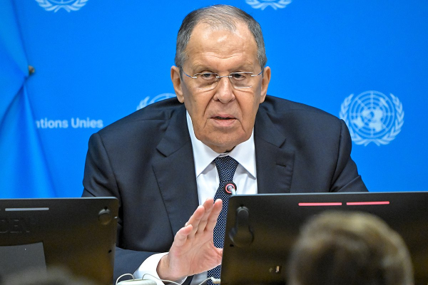 Лавров на ГА ООН сделал замечание журналисту из Британии. Тот просил его говорить по-английски. Что ответил глава МИД РФ?