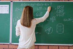 Названы невозможные для замены ИИ 5 профессий