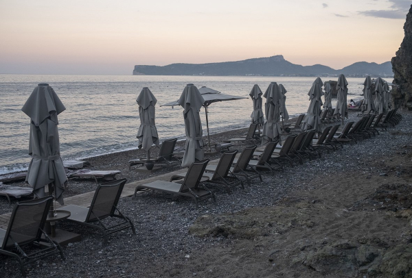 Опасный вирус подкосил десятки российских туристов в Турции. Симптомы &mdash; сильная рвота и высокая температура