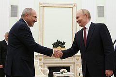 Путин встретился с премьер-министром Армении в Кремле. Пашинян ждал переговоров до ночи