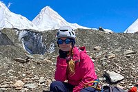 Россиянин на три дня застрял на отвесной скале в Казахстане и выжил