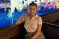 Туристка бросила голую дочь на улице в США, ушла за покупками и угодила за решетку