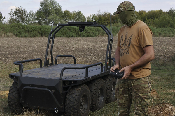 Украина все чаще использует в боях роботов. Как они выглядят и к чему это может привести?